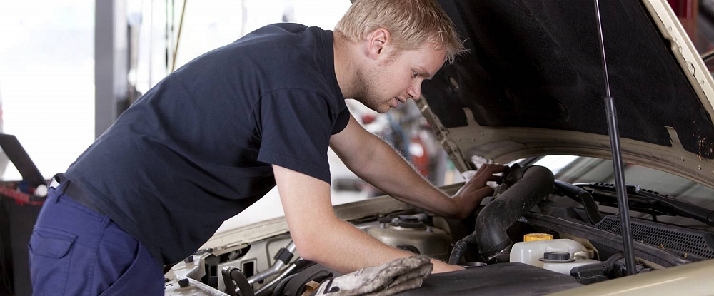 High Bank Service Station - our mechanics at work