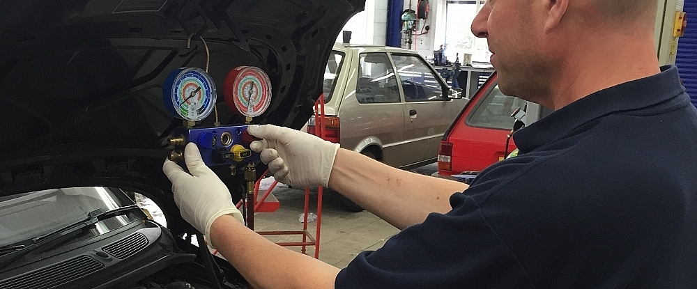 Meersbrook Service Station - our mechanics at work